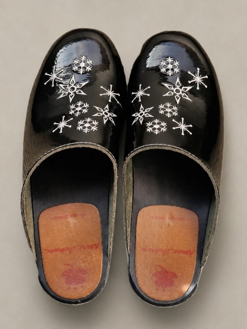 Vintage Hanna Andersson Swedish Snowflake Patent Leather Wood Clogs EU 39